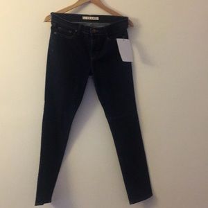 J Brand The Skinny size 28 Pure Wash 811C032